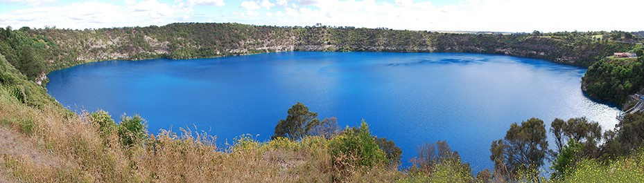 Panorama-Blue-Lake